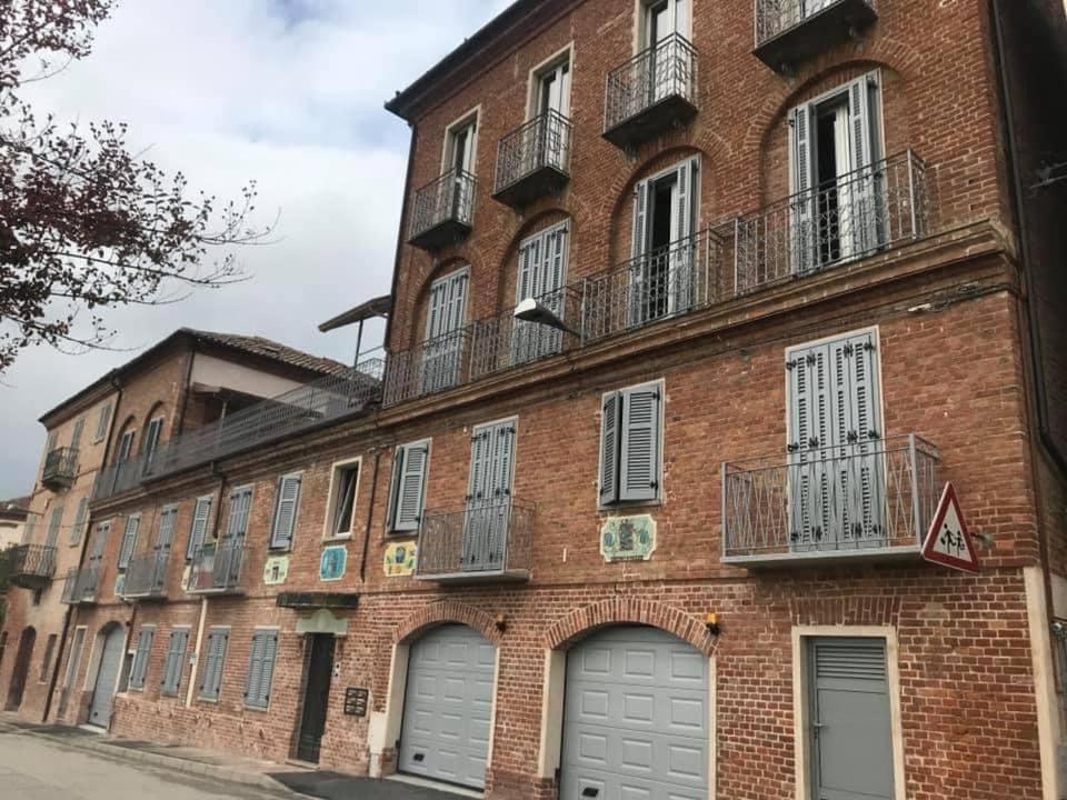 דירות Montegrosso dʼAsti La Terrazza Sul Monferrato מראה חיצוני תמונה